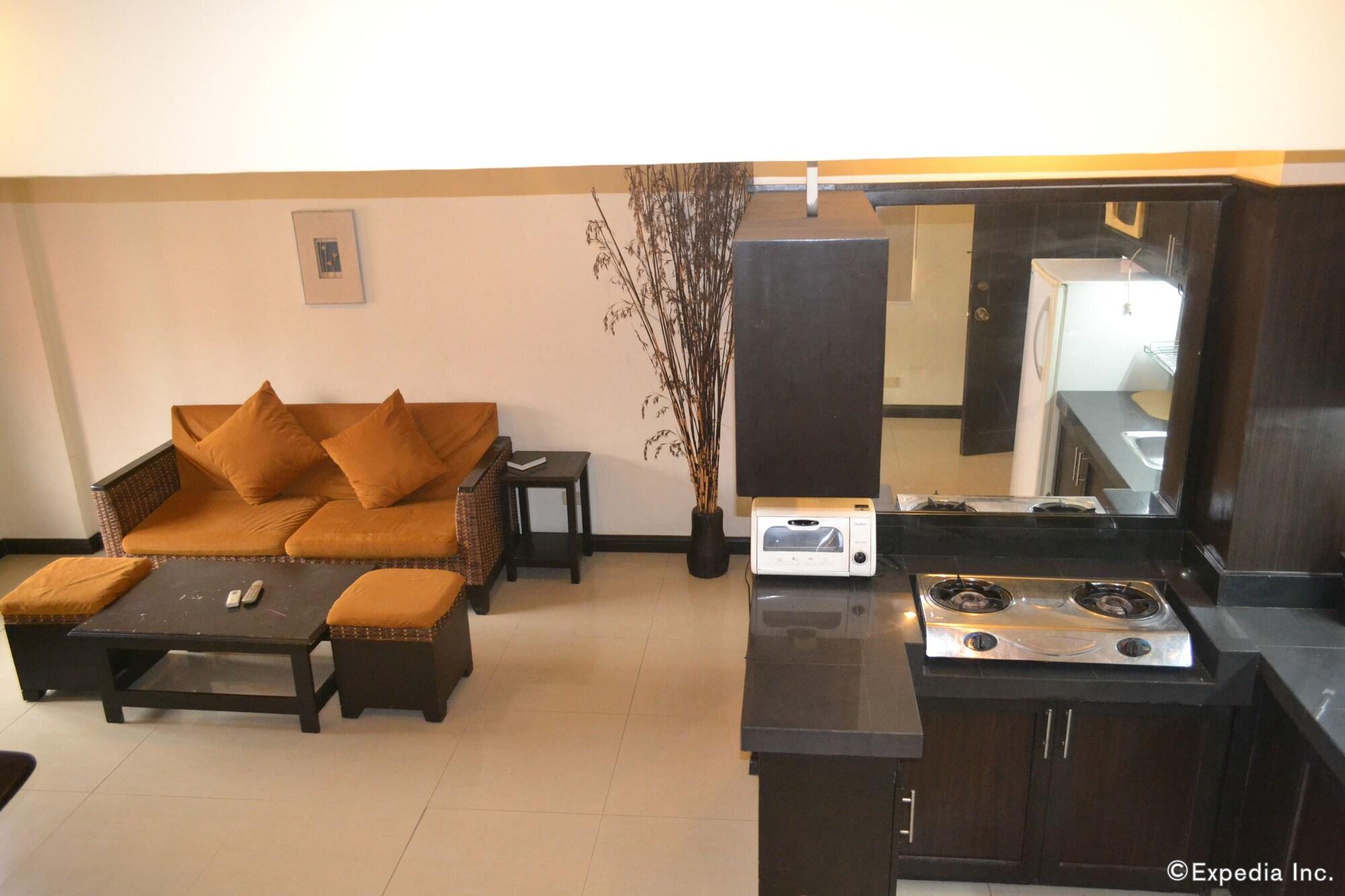 Lancaster Hotel Cebu Мактан Экстерьер фото