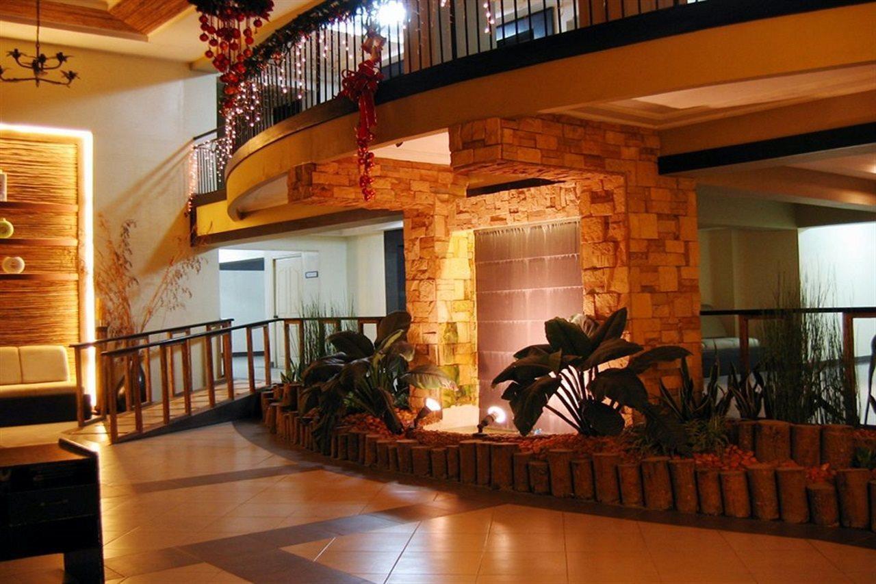 Lancaster Hotel Cebu Мактан Экстерьер фото