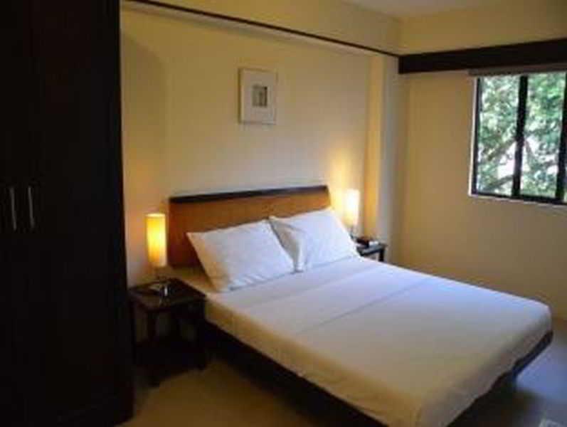 Lancaster Hotel Cebu Мактан Экстерьер фото